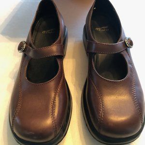 Dansko ladies shoes